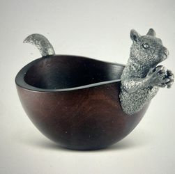Vagabond House Squirrel Head & Tail Nut Bowl S208S – NEW IN BOX