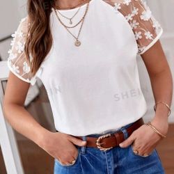 White 3D Appliques Detail Sheer Raglan Sleeve Top (Size Large)