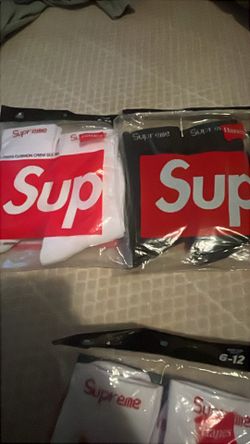 Supreme socks