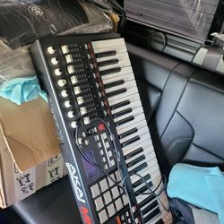 Akai MPK49 49-Key USB MIDI Keyboard Controller Confirmed Operation Free Ship
