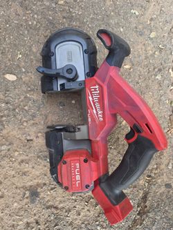 Milwaukee fuel 18 compact band saw