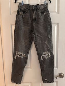 American Eagle Women’s Highest Rise Mom Jean