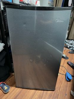 Mildea mini fridge