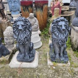 Concrete Stone Lion Statue / Cement Garden Patio Backyard Lions