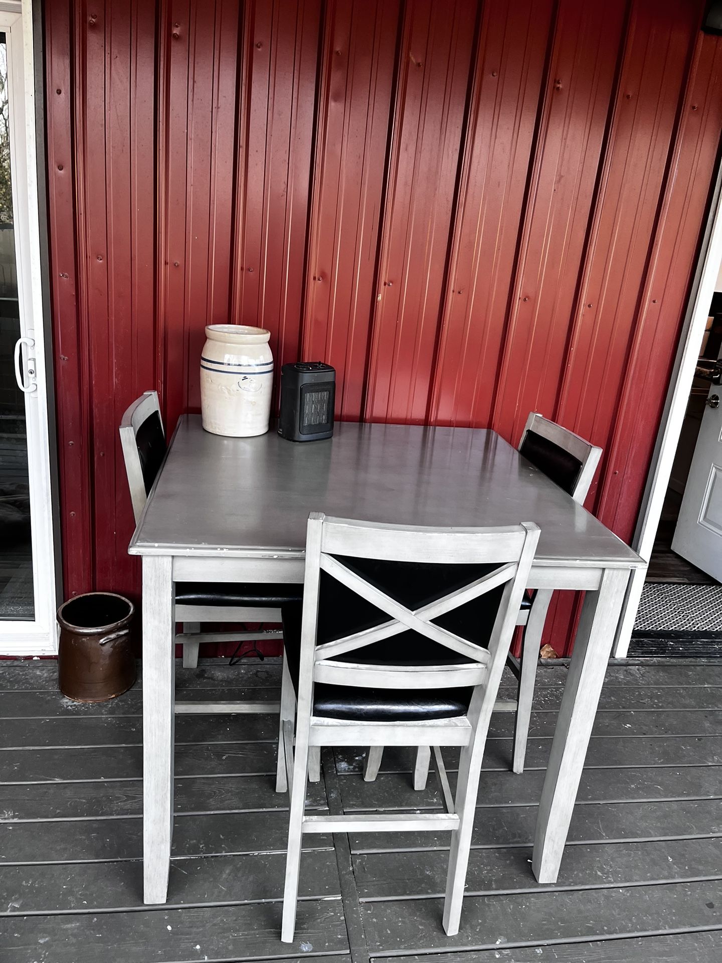 High Top table And Chairs 