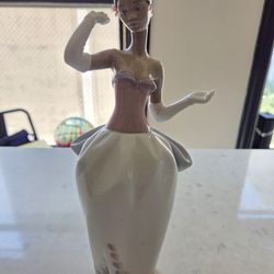 Lladro Porcelain Figurine