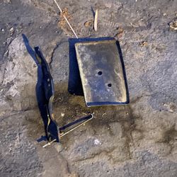 Isuzu Trooper Battery Hold Down And Plastic Tray
