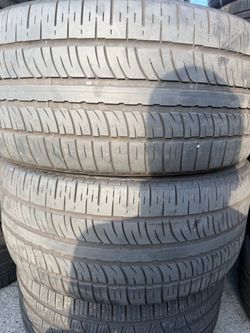 (2) 295/40R22 PAIR OF USED TIRES PIRELLI SCORPION 60% LIFE !!!