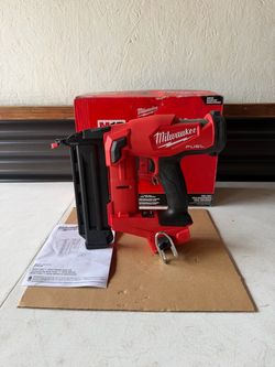 Milwaukee M18 FUEL 18 Gauge Brad Nailer tool only
