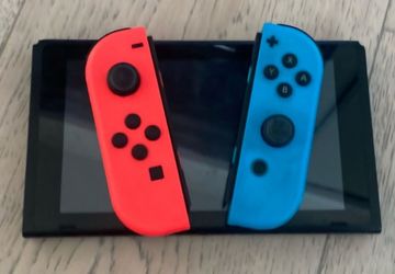 Nintendo Switch Console + Dock + Original Charger + HDMI Cable