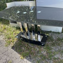 Glass dinner table