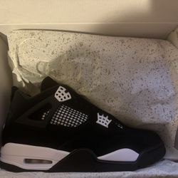 Jordan 4s White Thunder