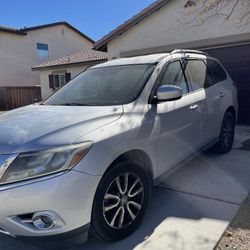 2016 Nissan PathFinder SV