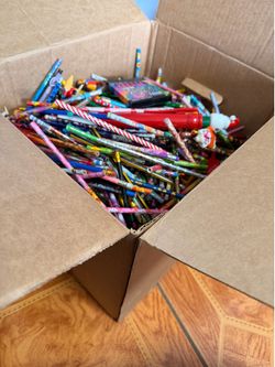 PENCILS/PENS/CRAYONS