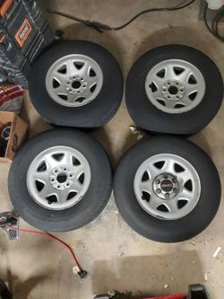 GMC Sierra 1500 OEM Wheels and tires