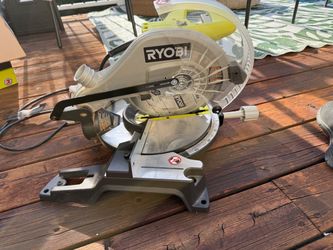 Ryobi 10 in Compound Miter Saw