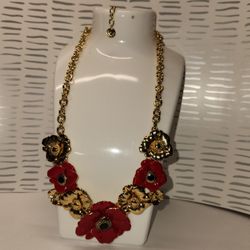 #2422, SIGNED TALBOTS, RED AND BLACK, GOLD TONE POPPY NECKLACE 18"IN 