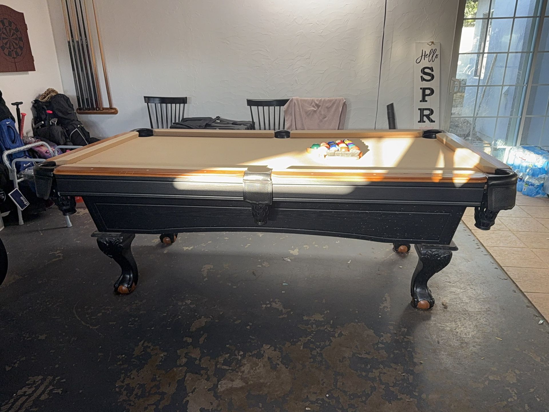 Pool table 
