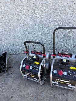 4.5 Gal. 175 PSI Portable Electric Oil-Free Quiet Twin Stack Jobsite Air Compressor w/Rubber Wheels and 2-Quick Couplers like new