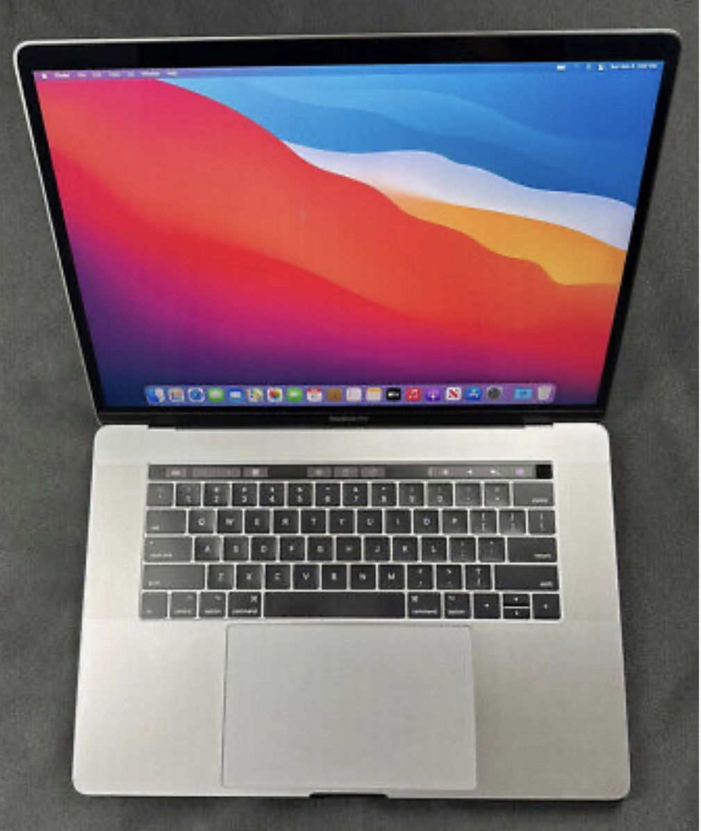 MacBook Pro 15” 1Tb Touch Bar 16gb i7