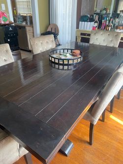 Dining  Room Table - Must go asap (moving)
