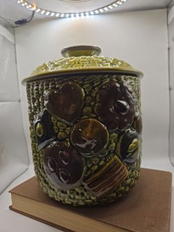 Vintage Mid-Century Cookie Jar — USA Pottery 🍐