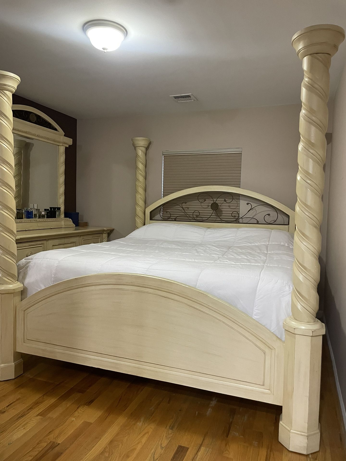 Custom King Size Bedroom Set Heavy Wood