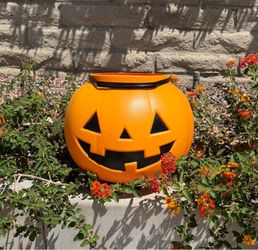 Vintage Jumbo XLarge Pumpkin Jack-O-Lantern Candy Bucket. General Foam.