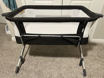 Bassinet & Bedside Sleeper, Black