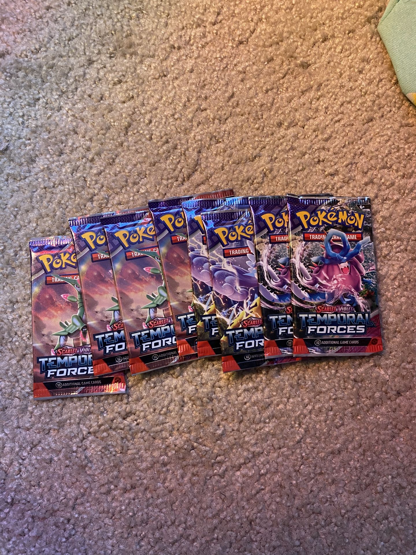 Pokémon booster Packs And Tin