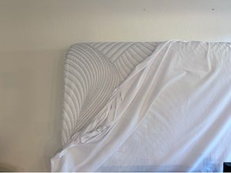 Sealy - king size mattress 9” - very good condition