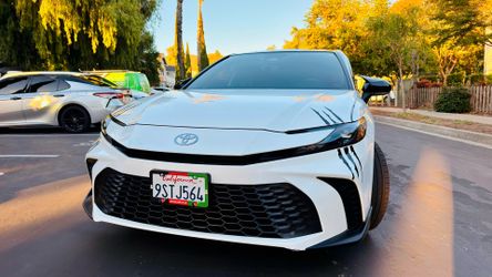 2025 Toyota Camry Hybrid · SE Sedan 4D