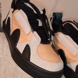 Clear weather Mens 6 Women 7.5