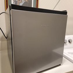 Hisense Mini Fridge