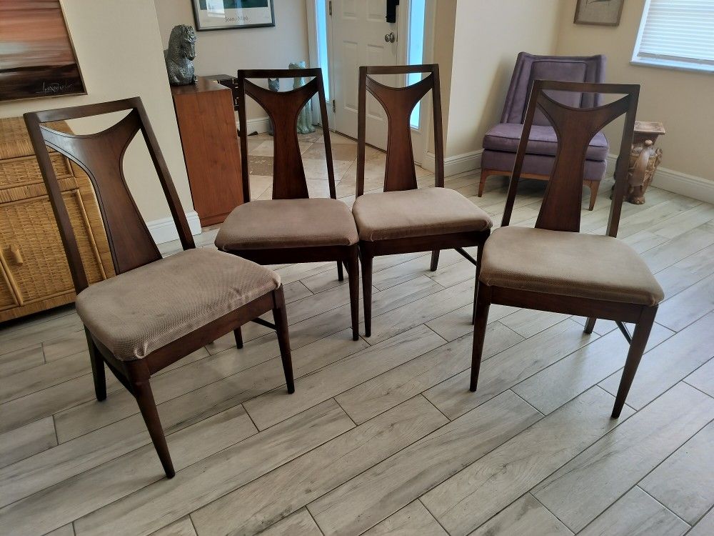 Mid Century Set of 4 Walnut Dining Chairs Manufactured by Lenoir Chair Company