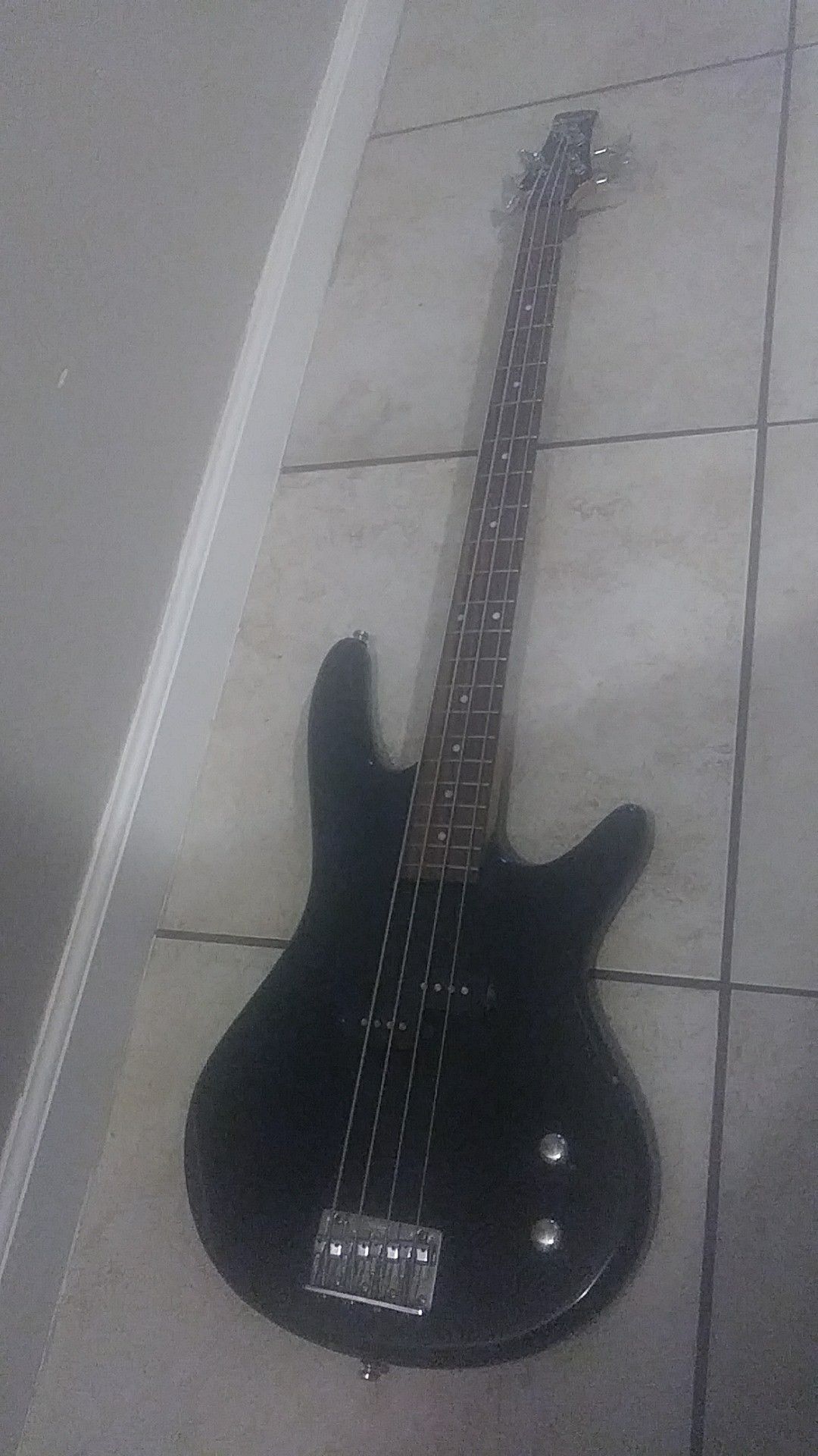 IBANEZ BASS guitar