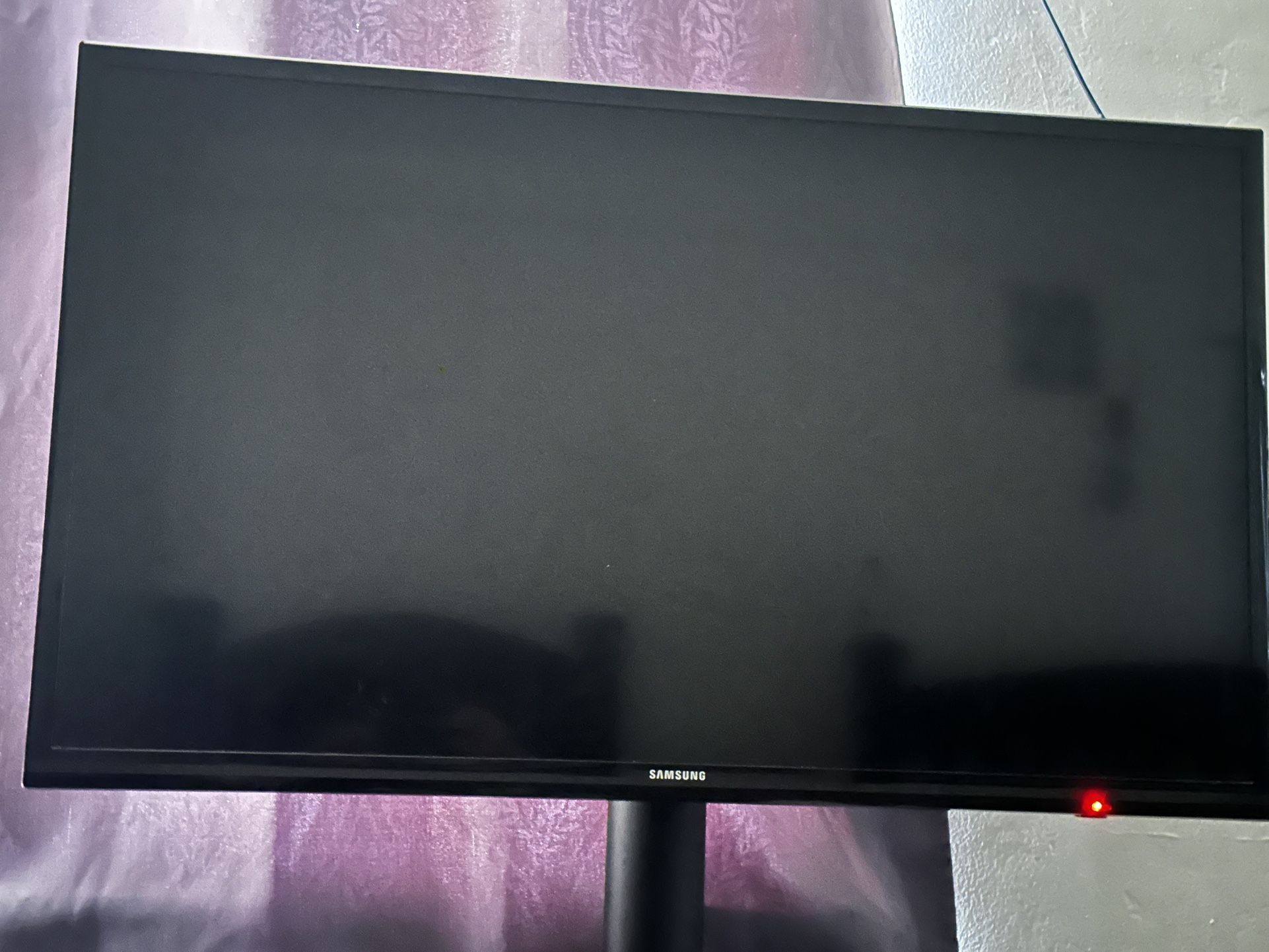Samsung 33 Inch TV No Stand Just The TV Itself