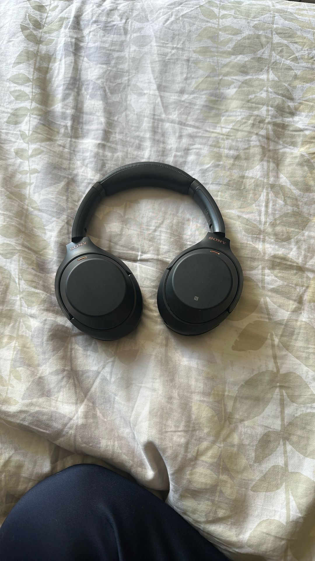 Sony Headphones: Wh-1000xm3 Noise Canceling Headphones 