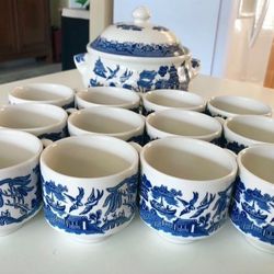 Vintage Churchill Blue Willow Covered Serving Dish W/Handles Plus 12 Tea/Coffee Mugs. Made In England. Price Is FIRM