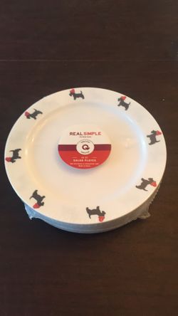 New Holiday Appetizer /Dessert Plates- 24 Count