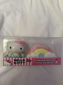 hello kitty s&p shakers