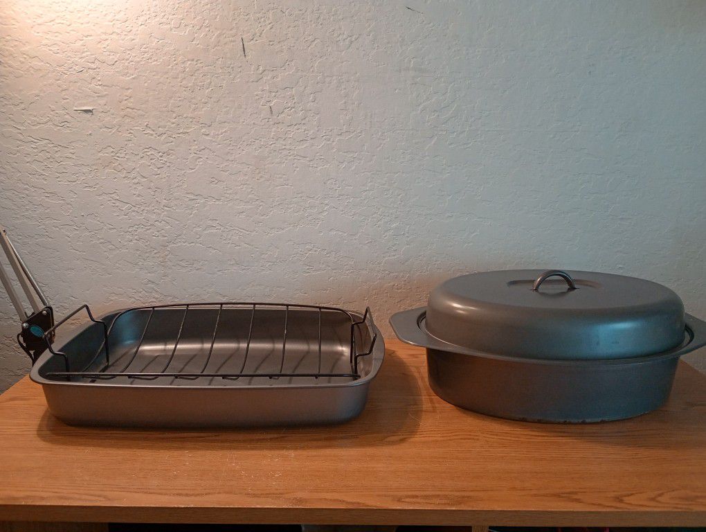 Two Metal Cooking Ware With Rack