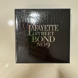 Perfumes nuevos en sus cajas