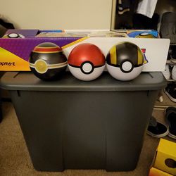 3 Pokémon Balls With Pokémon Chips 