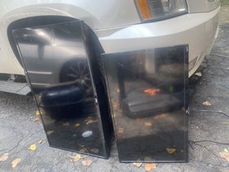 2 TVs One Smart Roku Tv And A RCA With Wall Mount Attached Both Work 