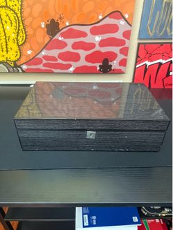 Keyed jewelry box
