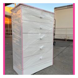 5 drawers dresser / Five drawers dresser