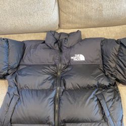 North Face Puffer Jacket Selling ASAP