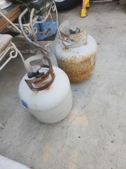 Gas tank