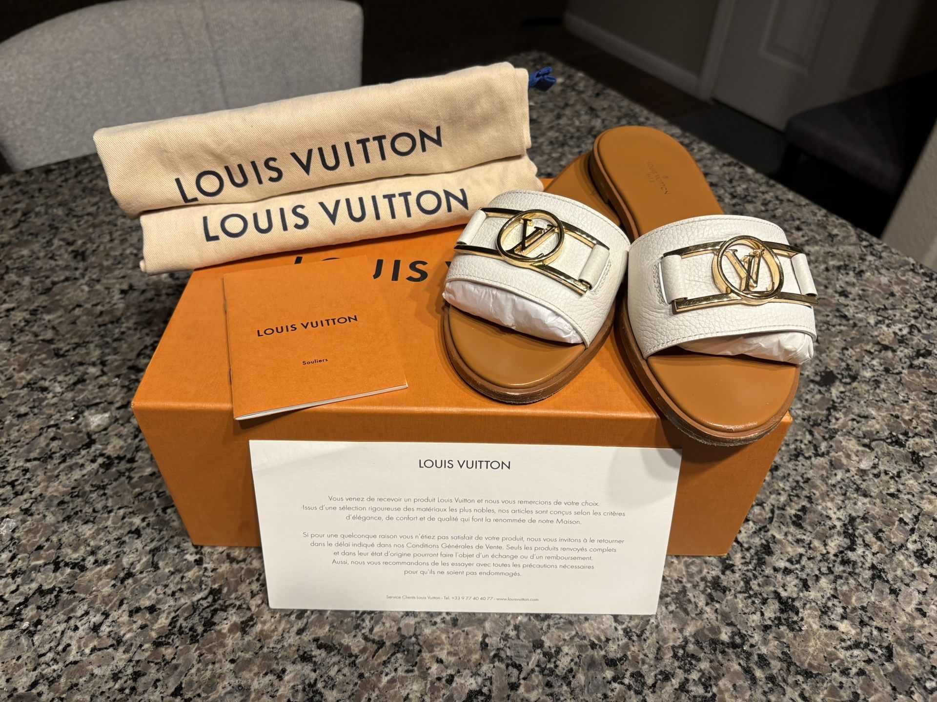 AUTHENTIC LOUIS VUITTON LOCK IT FLAT MULE SANDALS SIZE 37 – RETAIL $$950.00